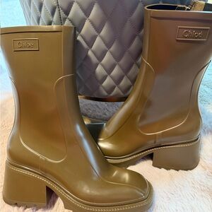 Chloe Olive Green Winter Boots